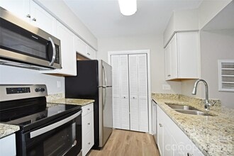 Building Photo - 11185 Harrowfield Rd
