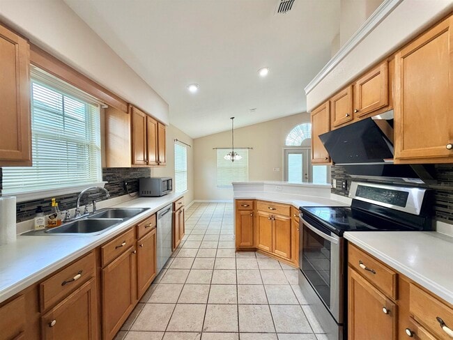 Building Photo - 9336 Royal Troon Dr