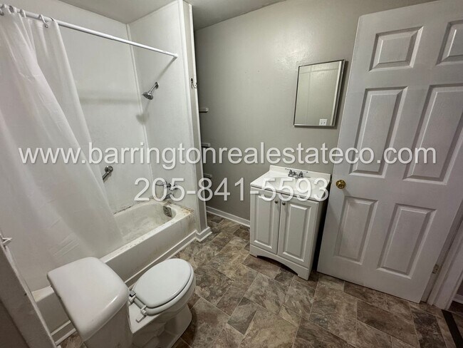 Building Photo - 1701 Hatchet Ave