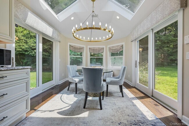 Building Photo - 777 Armonk Rd