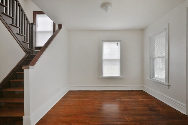 Building Photo - 126-126.5-1265 Frambes Ave
