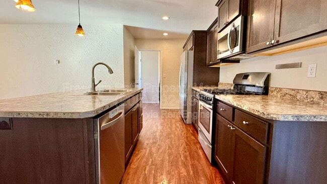 Building Photo - 302 Ashlin Ct