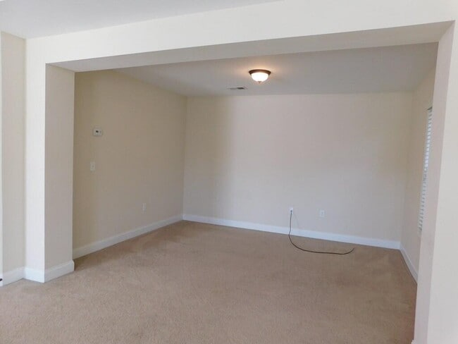 Building Photo - 580 Brutsch Avenue