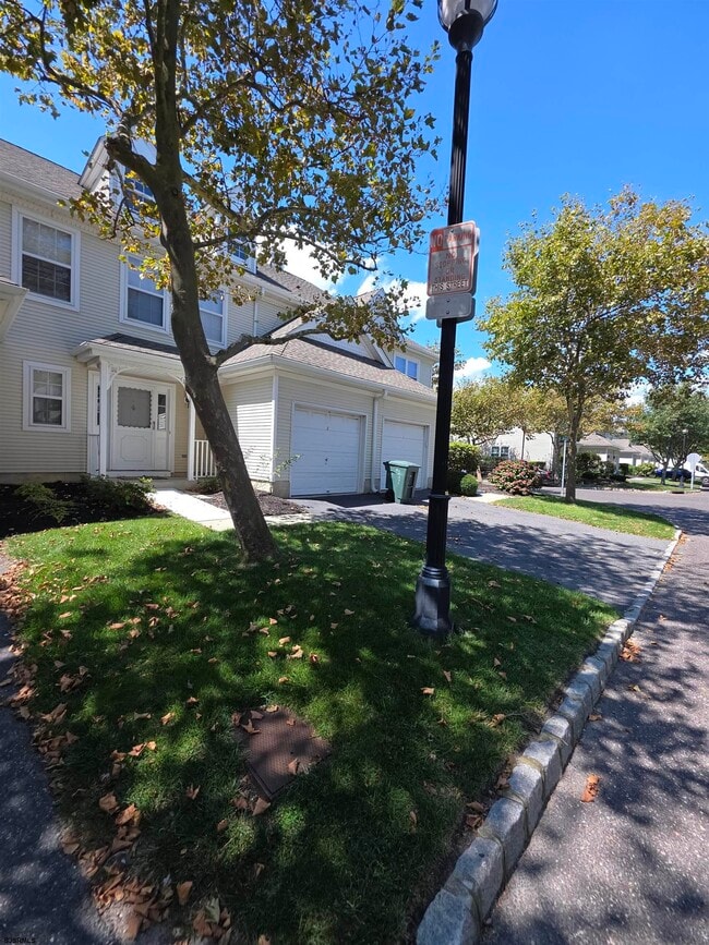 Building Photo - 2 Anchorage Ct