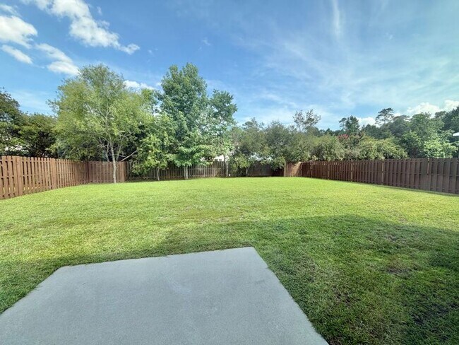 Building Photo - 4-bedroom, 2.5 bath home in The Enclave at Berwick, Savannah, GA.