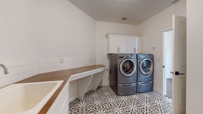 Building Photo - 3 Bedroom, 2 Bath Home in Richland