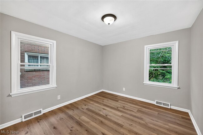 Building Photo - 1597 E 230th St