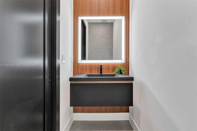 Building Photo - 630 NE 82nd St