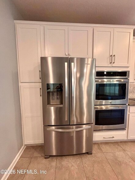 Building Photo - 15730 Spotted Saddle Cir