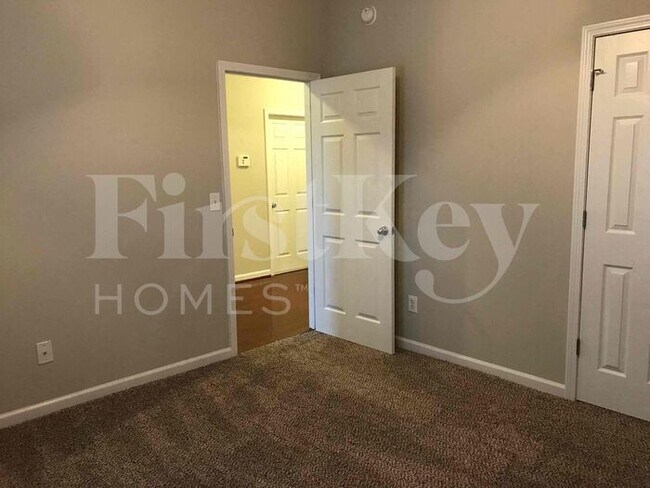 Building Photo - 1088 Fairbank Ln