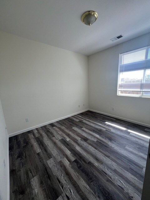 Building Photo - 309 Queencrest Ct
