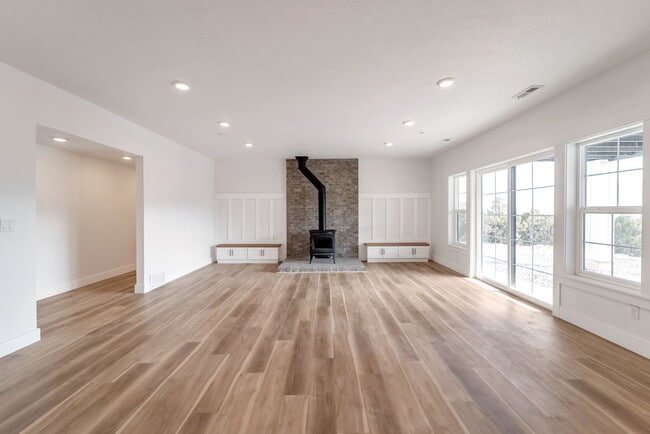 Building Photo - 14534 S Shaggy Mountain Rd