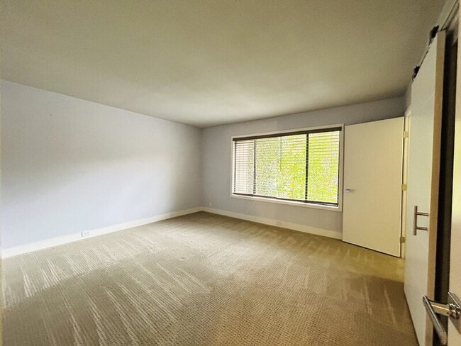 Building Photo - 134 Hartnell Pl