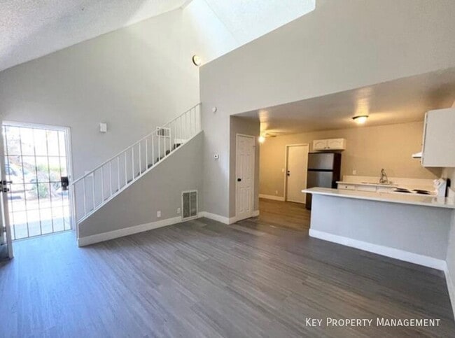 Building Photo - 5187 Garden Ln