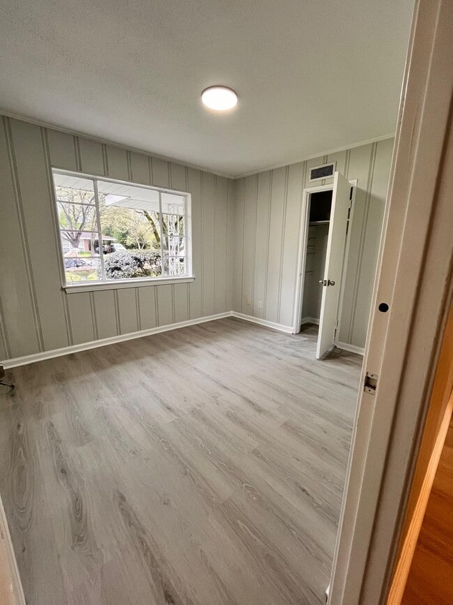 Building Photo - 962 Hanover Dr