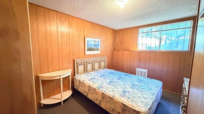 Building Photo - 52111 Acorn Ln