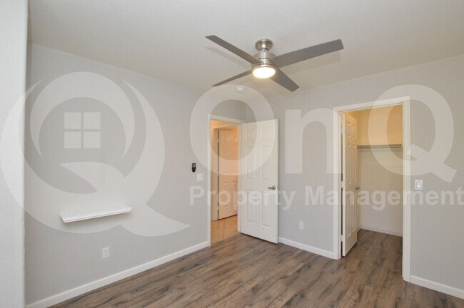 Building Photo - 3735 E Sheffield Rd