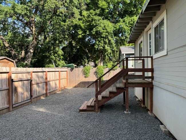 Building Photo - **Reserve for SUMMER 2026** - Beautiful Craftsman in Historic Barber District