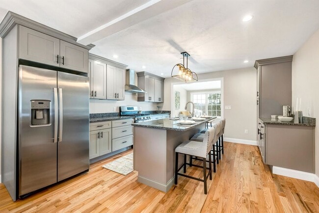 Building Photo - 98 Brook Hl