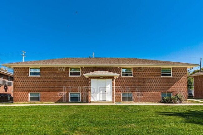 Primary Photo - 264 Powell Cir