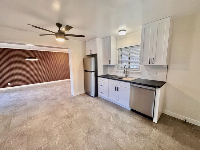 Building Photo - 417 S Owens St