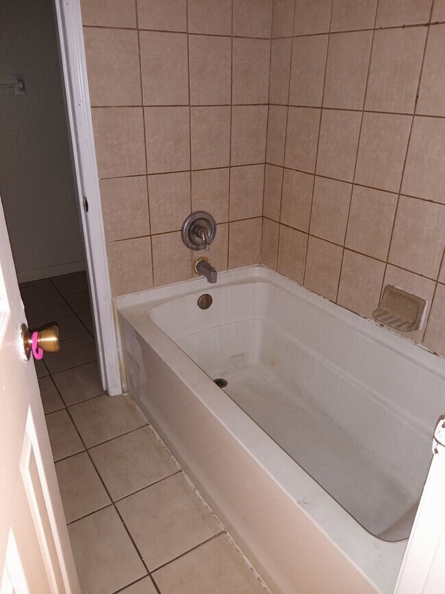 Building Photo - 2/2 in Central Orlando!