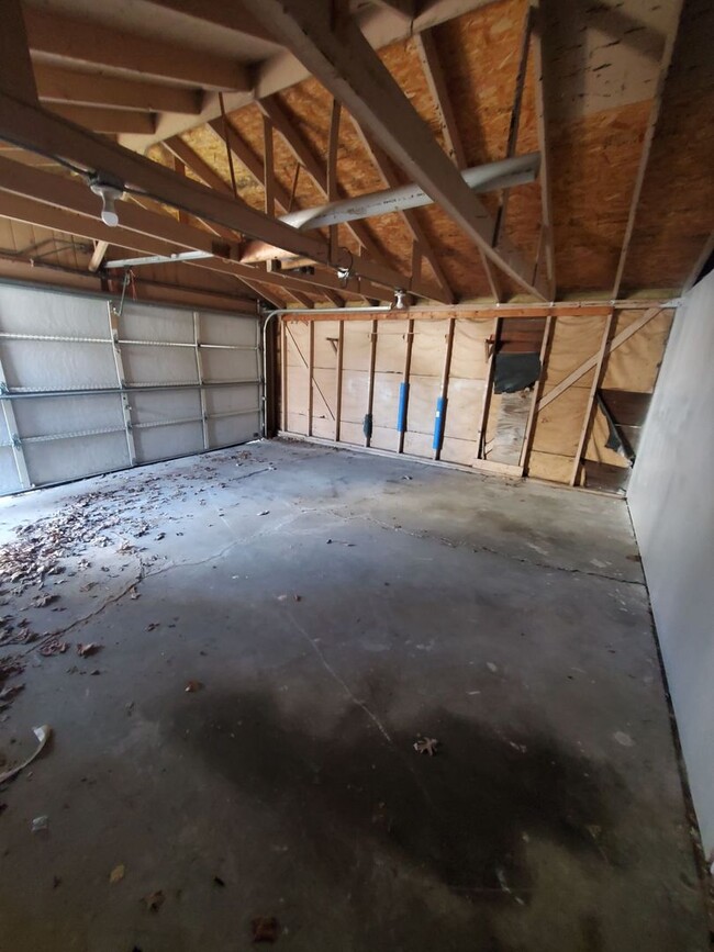 Building Photo - 159 S 78th St