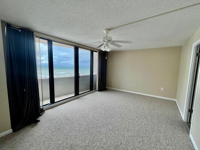 Building Photo - 4200 N Ocean Dr