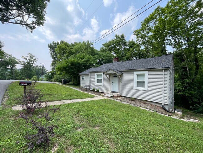 Front of the home - 2337 Morton Ln