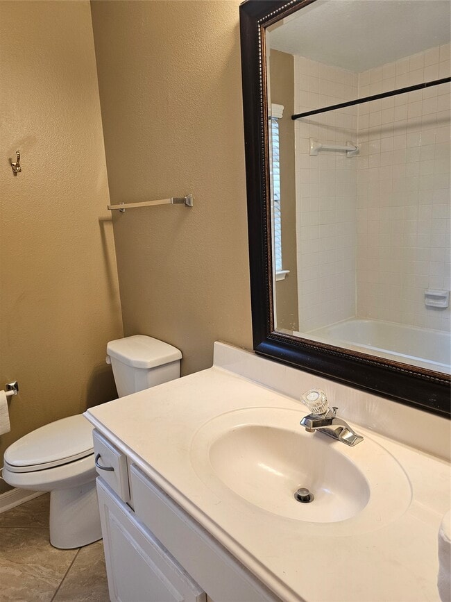 Building Photo - 27182 Kings Manor Dr S