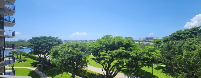 Building Photo - 859 Jeffery St