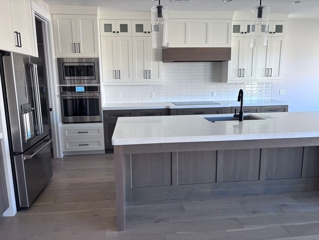 Building Photo - Wonderful single story 4 bed | 3 Bath | 2 Car Garage off Washington Dam Rd with Hot Tub