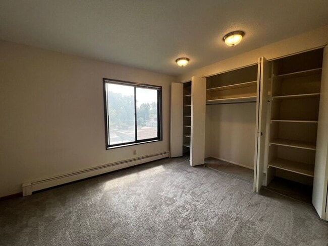 Building Photo - $1,500 | 3 Bedroom, 2 Bathroom Condo | Pet...