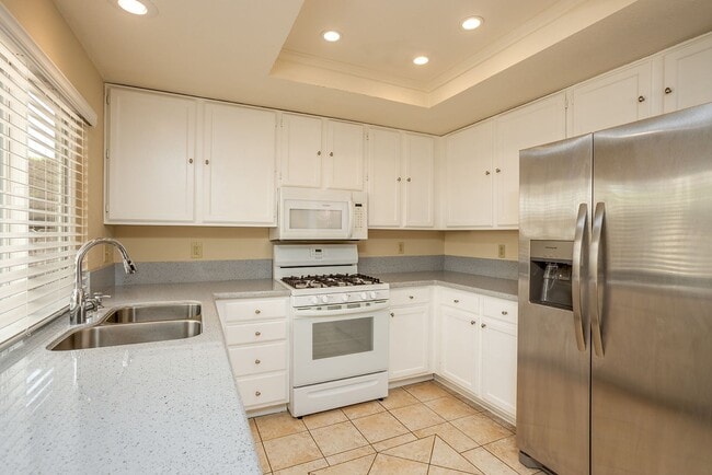 Building Photo - Beautiful Home In Coveted Rancho Del Oro!