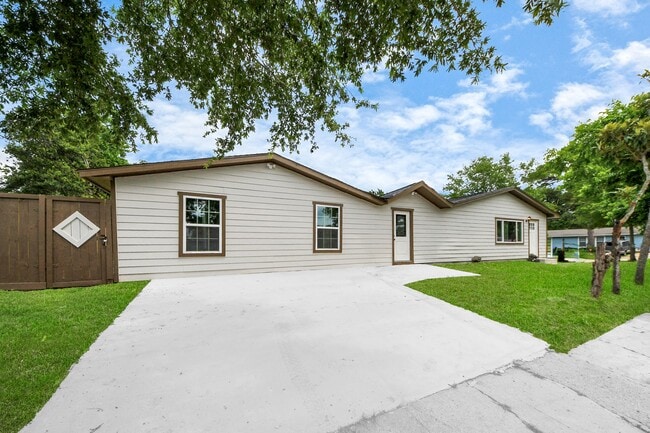 Primary Photo - 5903 Belneath St