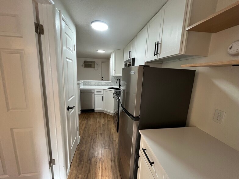 Building Photo - 165 S Clarkson St