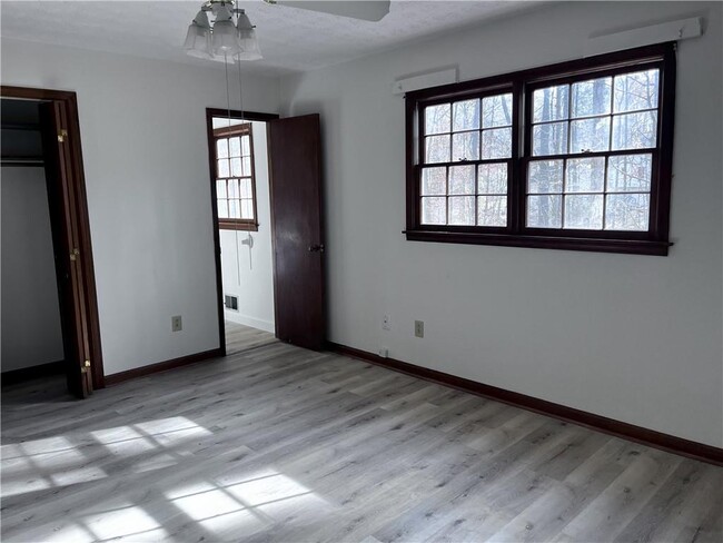 Building Photo - 3378 Mountain Hollow Dr