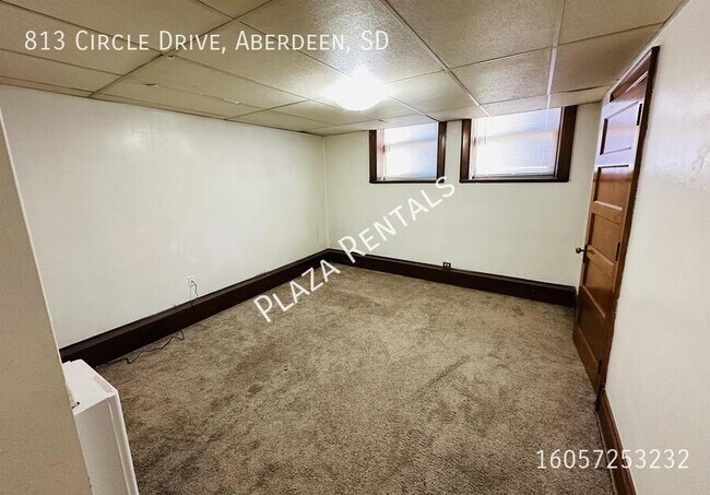 Building Photo - 19 7th Ave SE