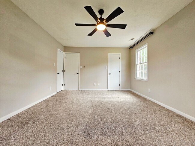 Building Photo - 7490 Beverly Dr