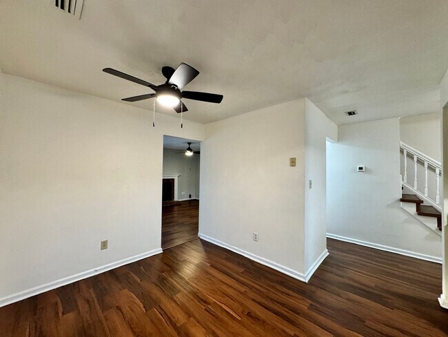 Building Photo - Glenleigh 1st-time Rental! Pet-Friendly, End-Unit Townhome, Cul-De-Sac with HUGE fenced backyard!