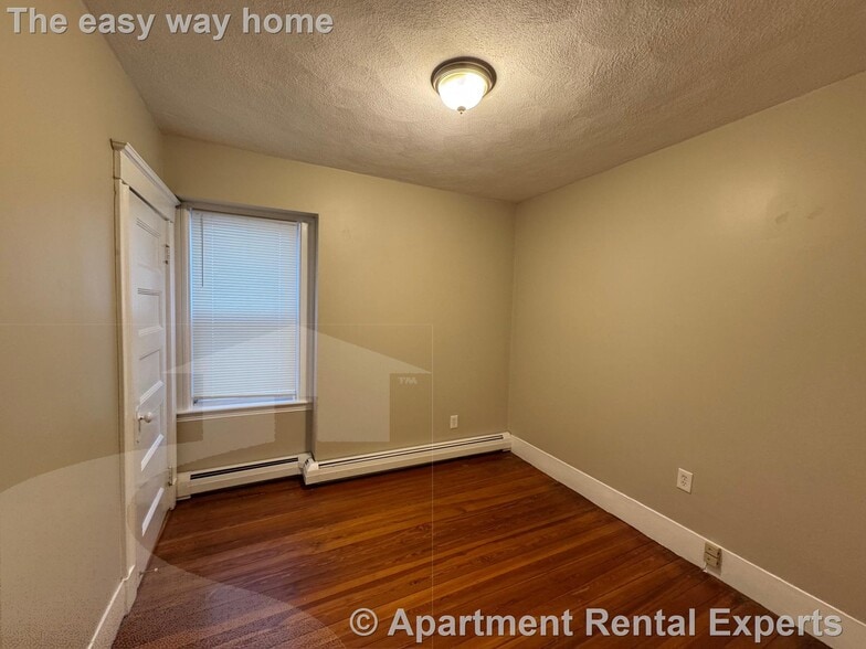 Building Photo - 97 Marion St