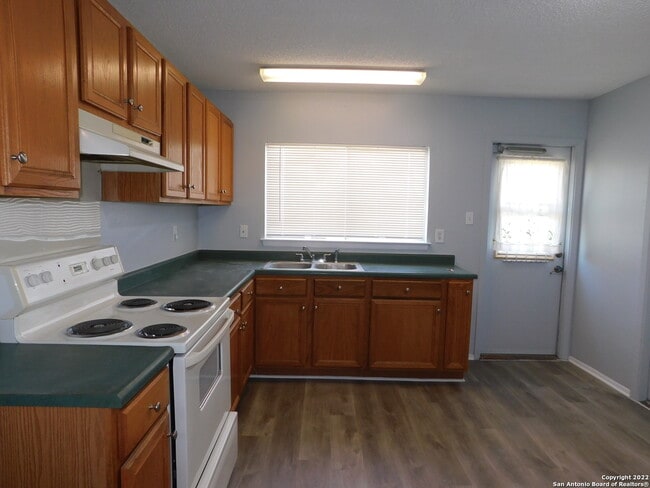 Building Photo - 6707 Pleasant Oak Dr