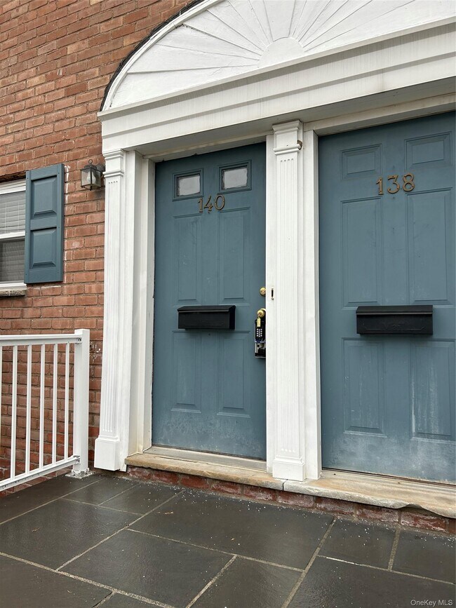 Building Photo - 140 Meyer Oval