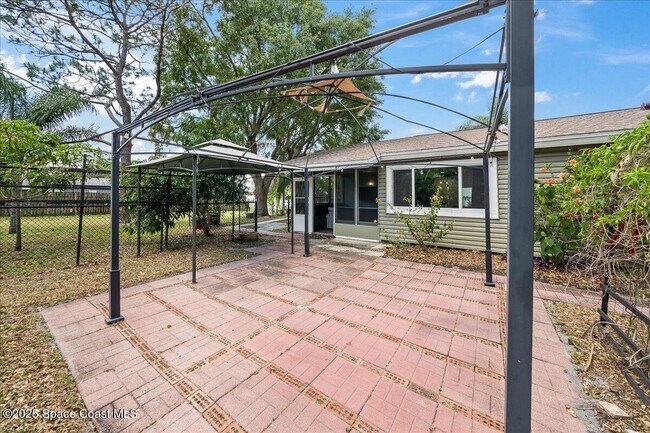 Building Photo - 1313 Ethel Cir NE