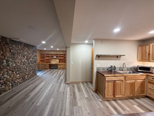 Building Photo - 189 Illini Dr