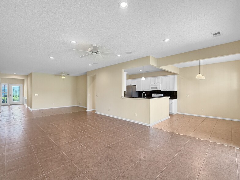 Building Photo - 7 Tallow Dr