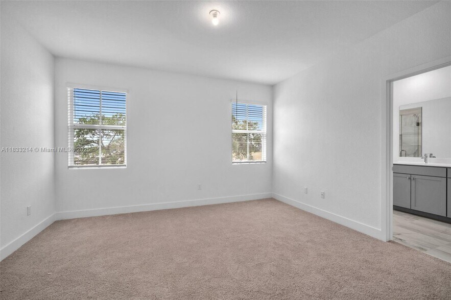 Building Photo - 142 SW 171st Way
