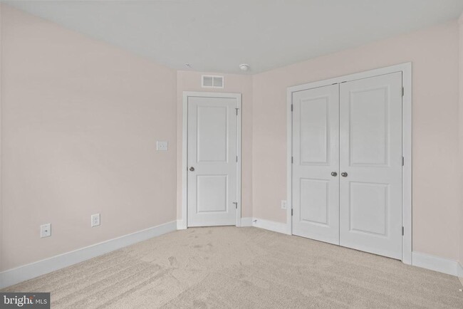 Building Photo - 502 Downswing Rd