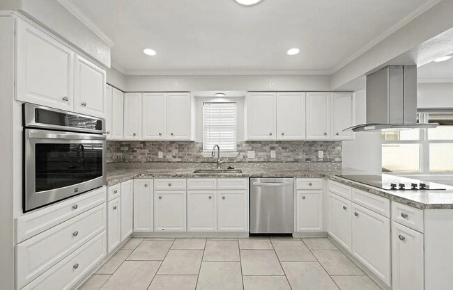 Building Photo - 5714 N Braeswood Blvd