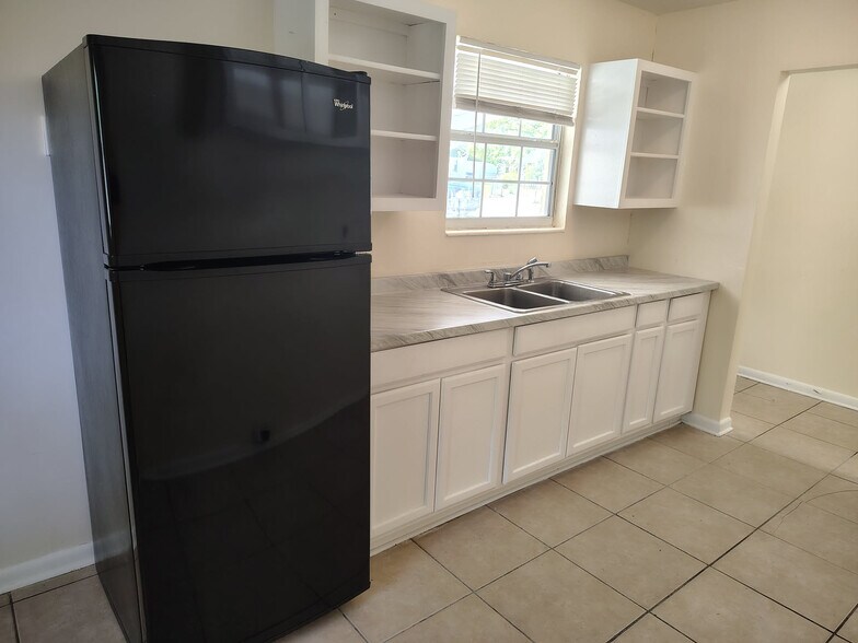 Building Photo - 2537 Chris Ct